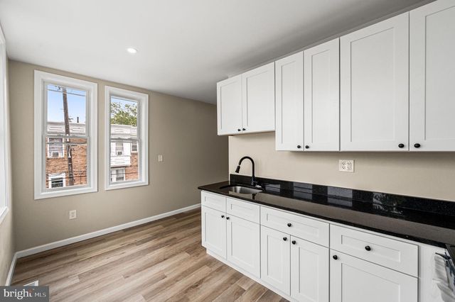 301 W RUSCOMB ST, Philadelphia, PA 19120
