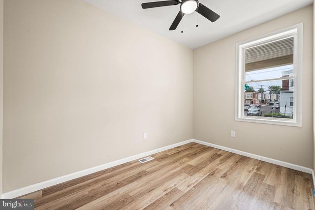 301 W RUSCOMB ST, Philadelphia, PA 19120