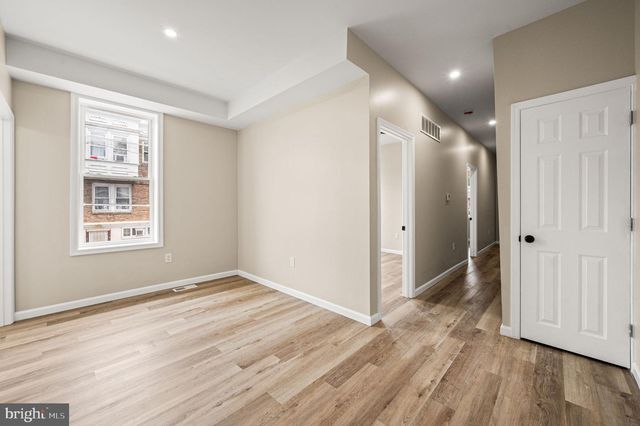 301 W RUSCOMB ST, Philadelphia, PA 19120