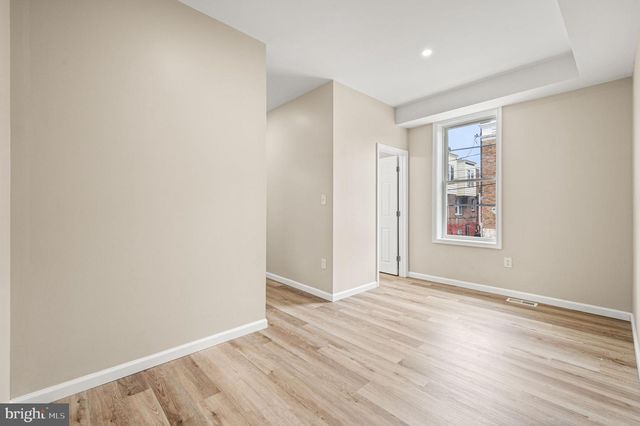 301 W RUSCOMB ST, Philadelphia, PA 19120