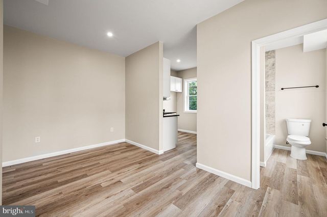 301 W RUSCOMB ST, Philadelphia, PA 19120