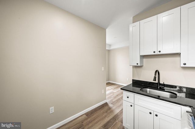 301 W RUSCOMB ST, Philadelphia, PA 19120