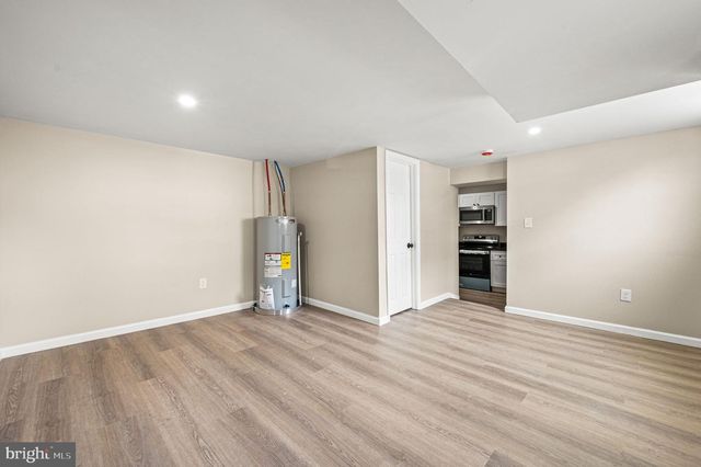 301 W RUSCOMB ST, Philadelphia, PA 19120