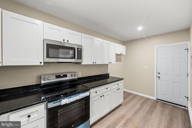 301 W RUSCOMB ST, Philadelphia, PA 19120