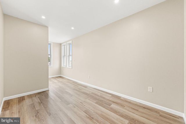 301 W RUSCOMB ST, Philadelphia, PA 19120