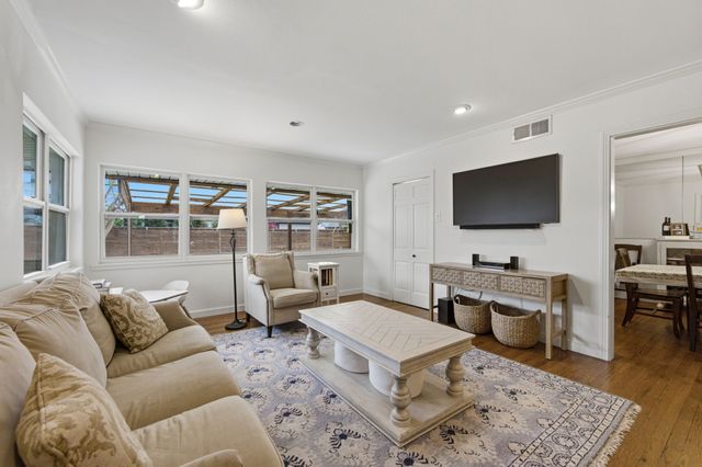 6724 Walnut Hill Lane, Dallas, TX 75230