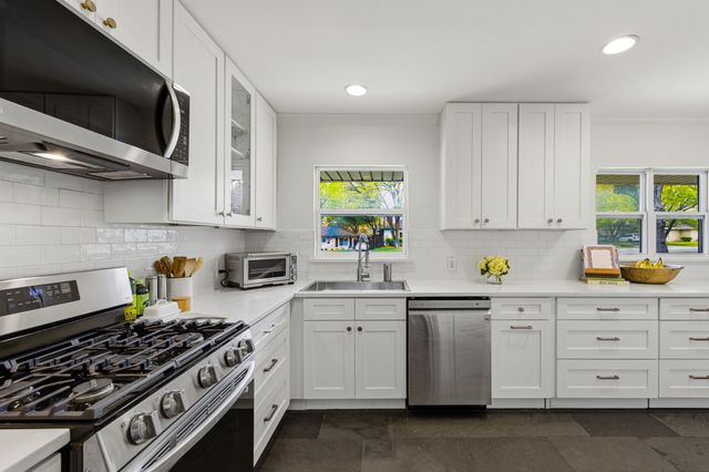 6724 Walnut Hill Lane, Dallas, TX 75230