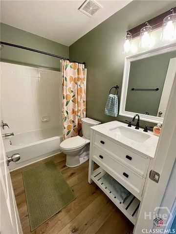 1035 Barnett Shoals Road 528, Athens, GA 30605