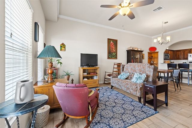 909 Moore Ave, Portland, TX 78374