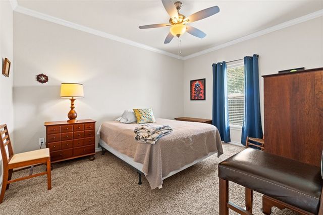 909 Moore Ave, Portland, TX 78374