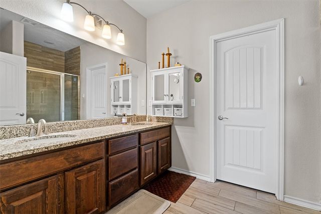 909 Moore Ave, Portland, TX 78374