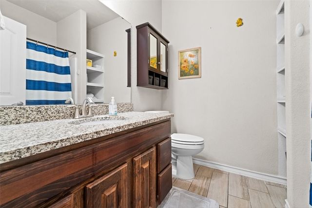 909 Moore Ave, Portland, TX 78374