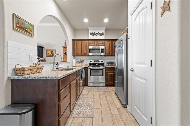 909 Moore Ave, Portland, TX 78374