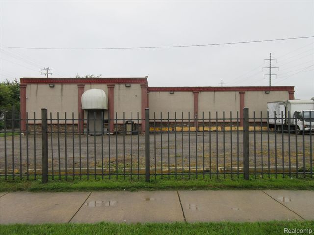 16094 E 8 Mile Road, Detroit, MI 48205