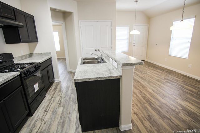 5519 Degan Way, San Antonio, TX 78228