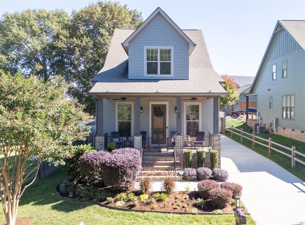 24 Oak Street, Belmont, NC 28012