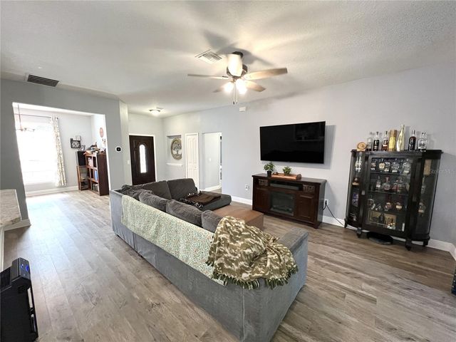 148 COLOMBA ROAD, Debary, FL 32713