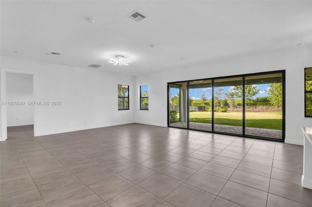 12535 N Parkland Bay Trl, Parkland, FL 33076