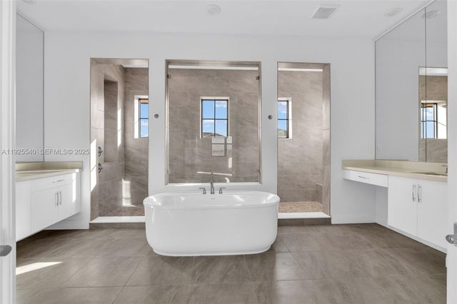 12535 N Parkland Bay Trl, Parkland, FL 33076