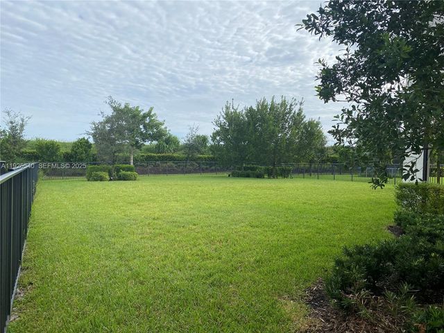 12535 N Parkland Bay Trl, Parkland, FL 33076