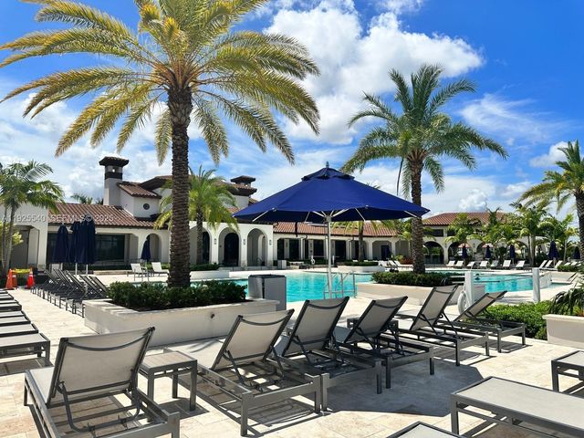 12535 N Parkland Bay Trl, Parkland, FL 33076