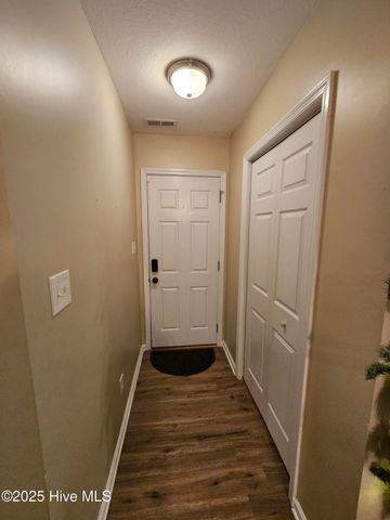 204 Sourwood Court, Jacksonville, NC 28540