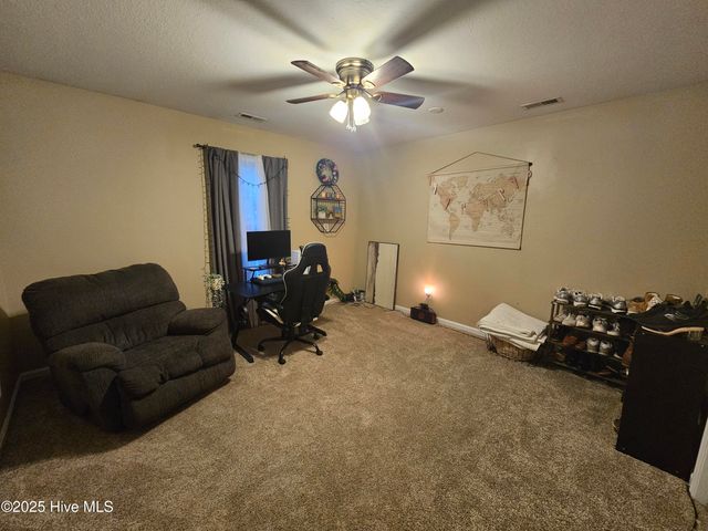 204 Sourwood Court, Jacksonville, NC 28540