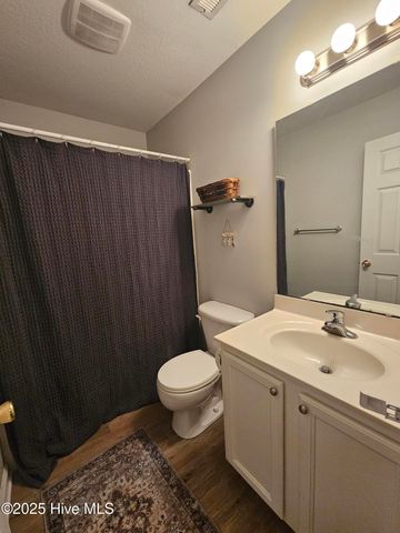 204 Sourwood Court, Jacksonville, NC 28540