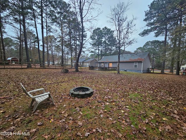 204 Sourwood Court, Jacksonville, NC 28540