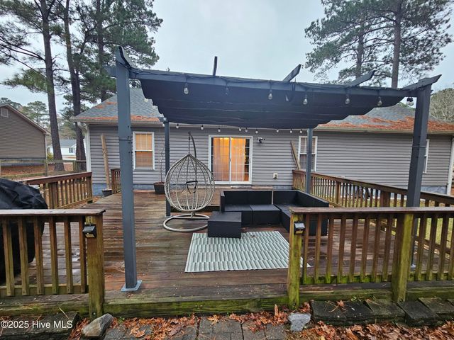 204 Sourwood Court, Jacksonville, NC 28540