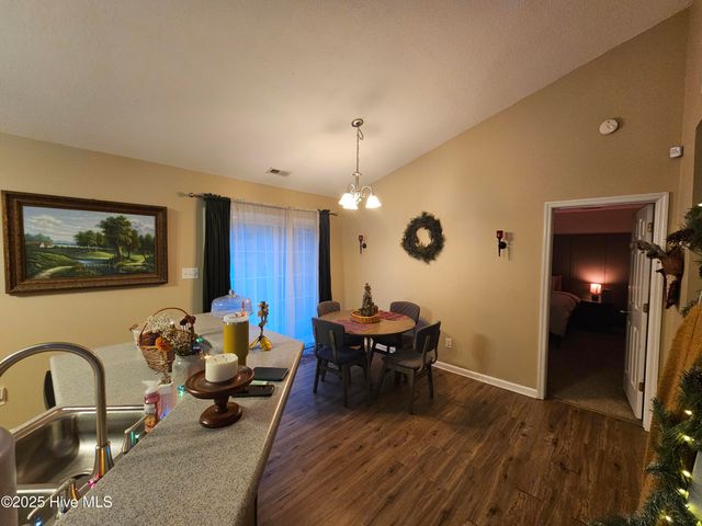 204 Sourwood Court, Jacksonville, NC 28540