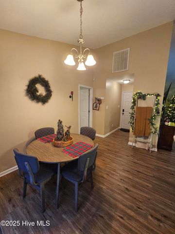 204 Sourwood Court, Jacksonville, NC 28540