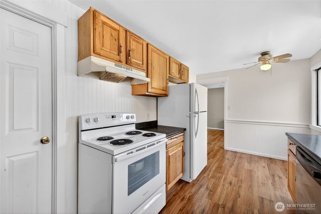 27 crescent Circle SW, Lakewood, WA 98499