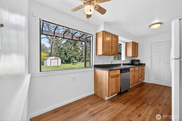 27 crescent Circle SW, Lakewood, WA 98499
