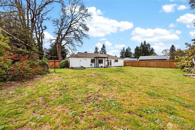 27 crescent Circle SW, Lakewood, WA 98499