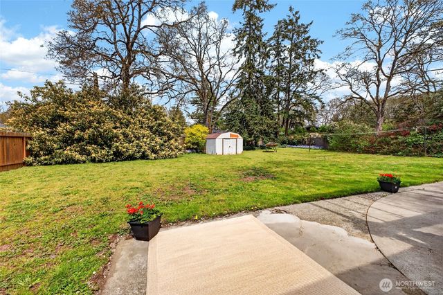 27 crescent Circle SW, Lakewood, WA 98499