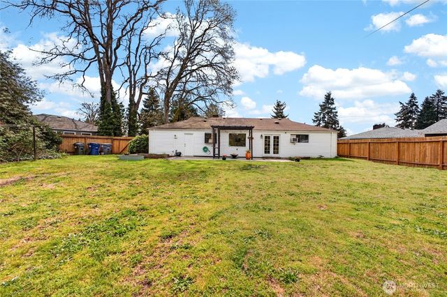 27 crescent Circle SW, Lakewood, WA 98499