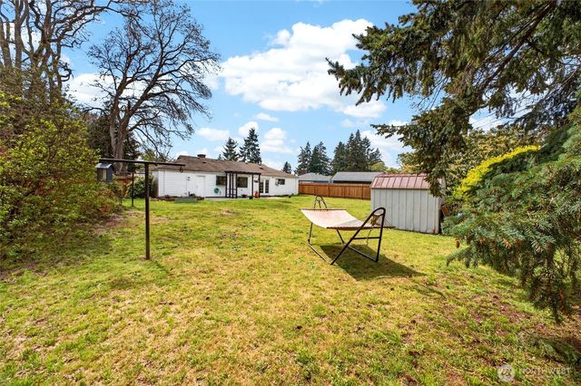 27 crescent Circle SW, Lakewood, WA 98499