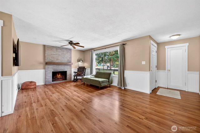 27 crescent Circle SW, Lakewood, WA 98499
