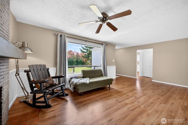 27 crescent Circle SW, Lakewood, WA 98499