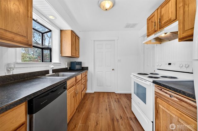 27 crescent Circle SW, Lakewood, WA 98499