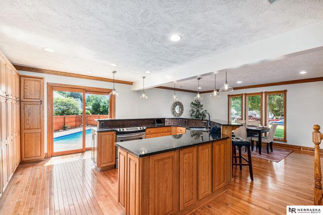 1505 N 213th Circle, Elkhorn, NE 68022