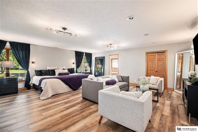 1505 N 213th Circle, Elkhorn, NE 68022