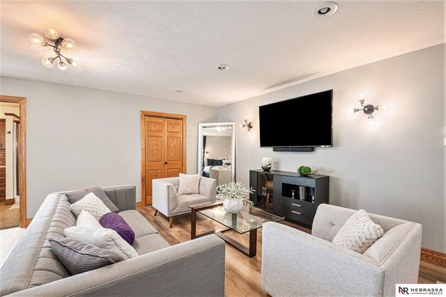 1505 N 213th Circle, Elkhorn, NE 68022