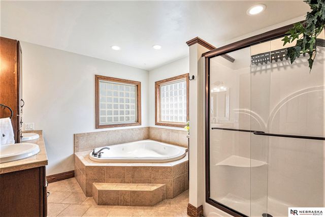 1505 N 213th Circle, Elkhorn, NE 68022