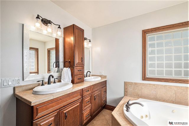 1505 N 213th Circle, Elkhorn, NE 68022