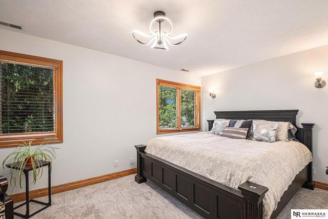 1505 N 213th Circle, Elkhorn, NE 68022