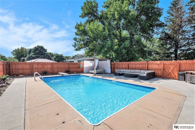 1505 N 213th Circle, Elkhorn, NE 68022