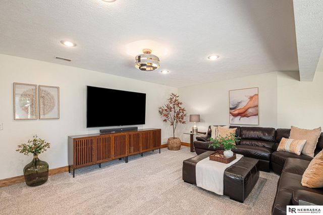 1505 N 213th Circle, Elkhorn, NE 68022