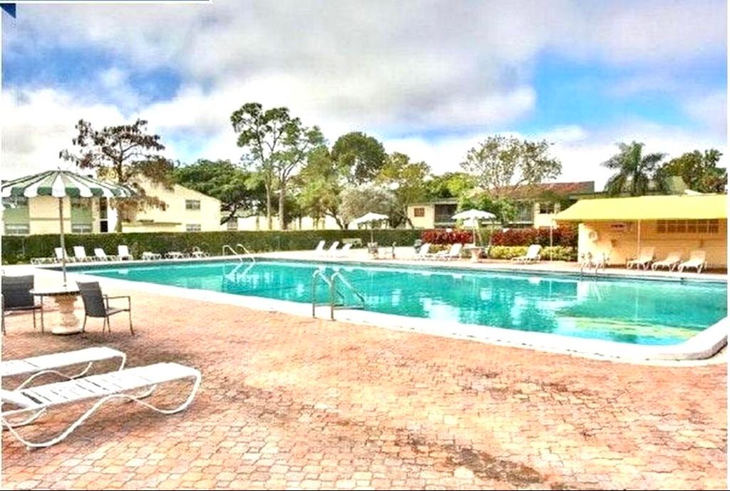 4141 NW 90th Avenue 103, Coral Springs, FL 33065